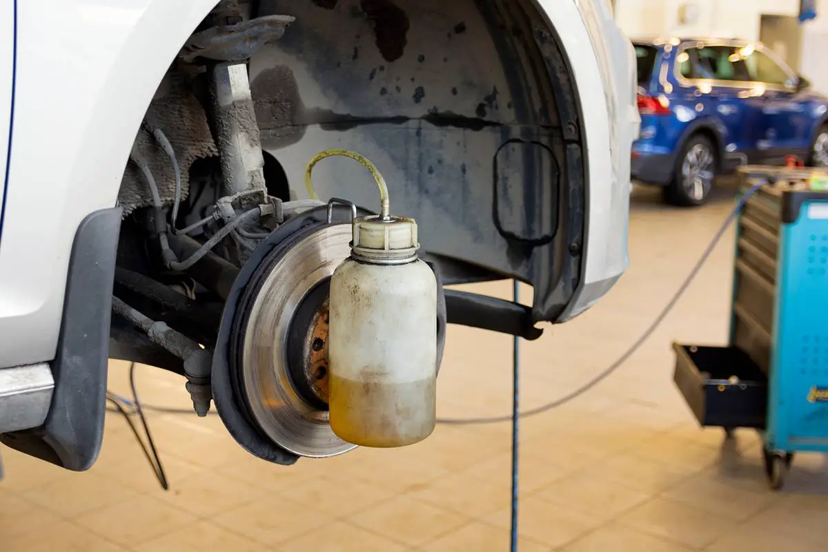 Is brake fluid flammable? 6 things to do if brake fluid catch on fire