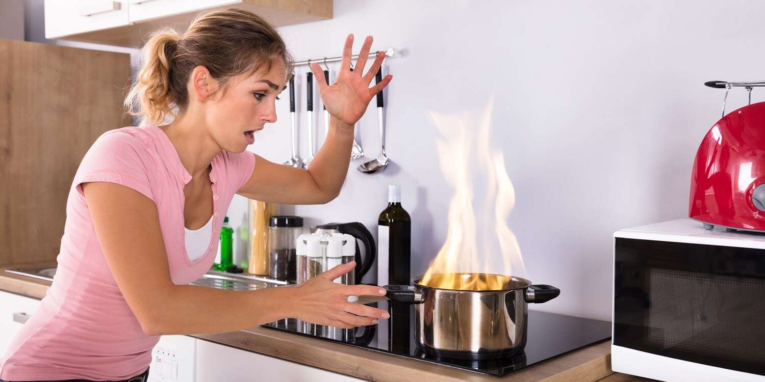 Simple methods on how to put out grease fire Your secret to stay safe