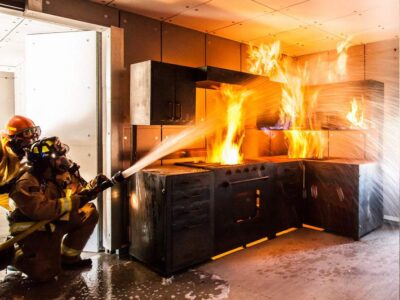 how to put out a kitchen fire