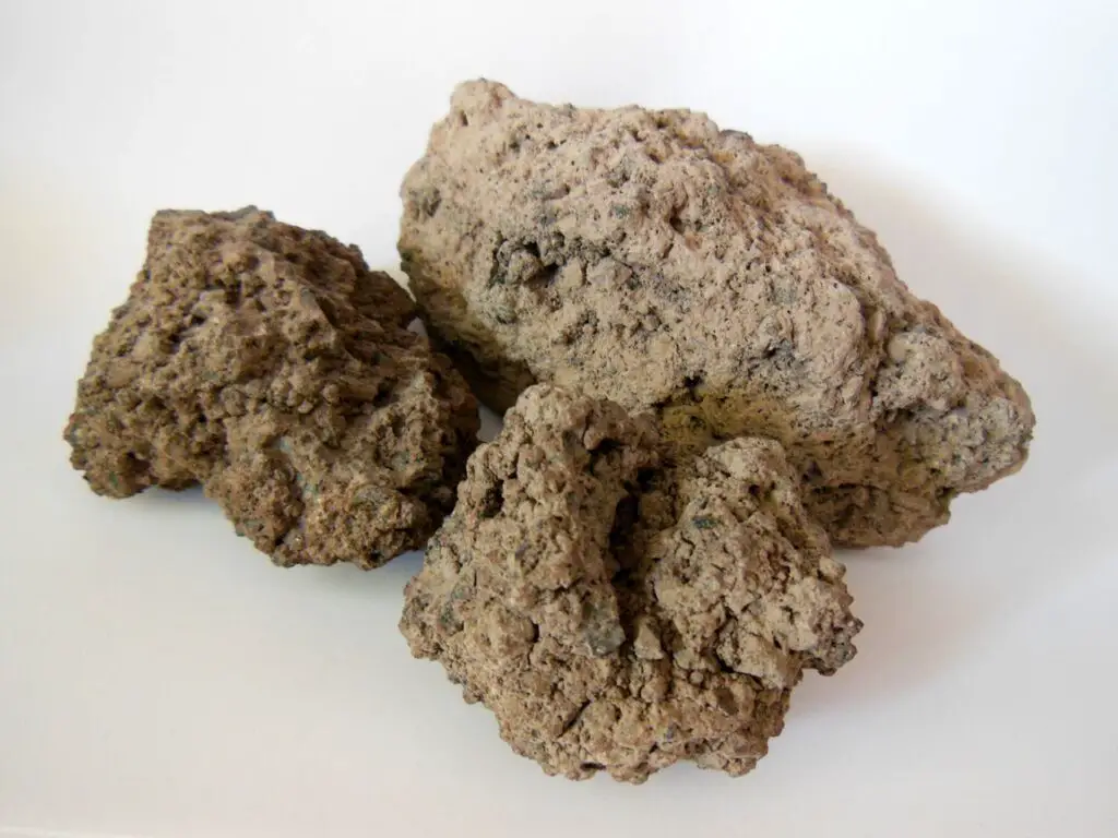 Can rock melt and at what temperature does rock melt?