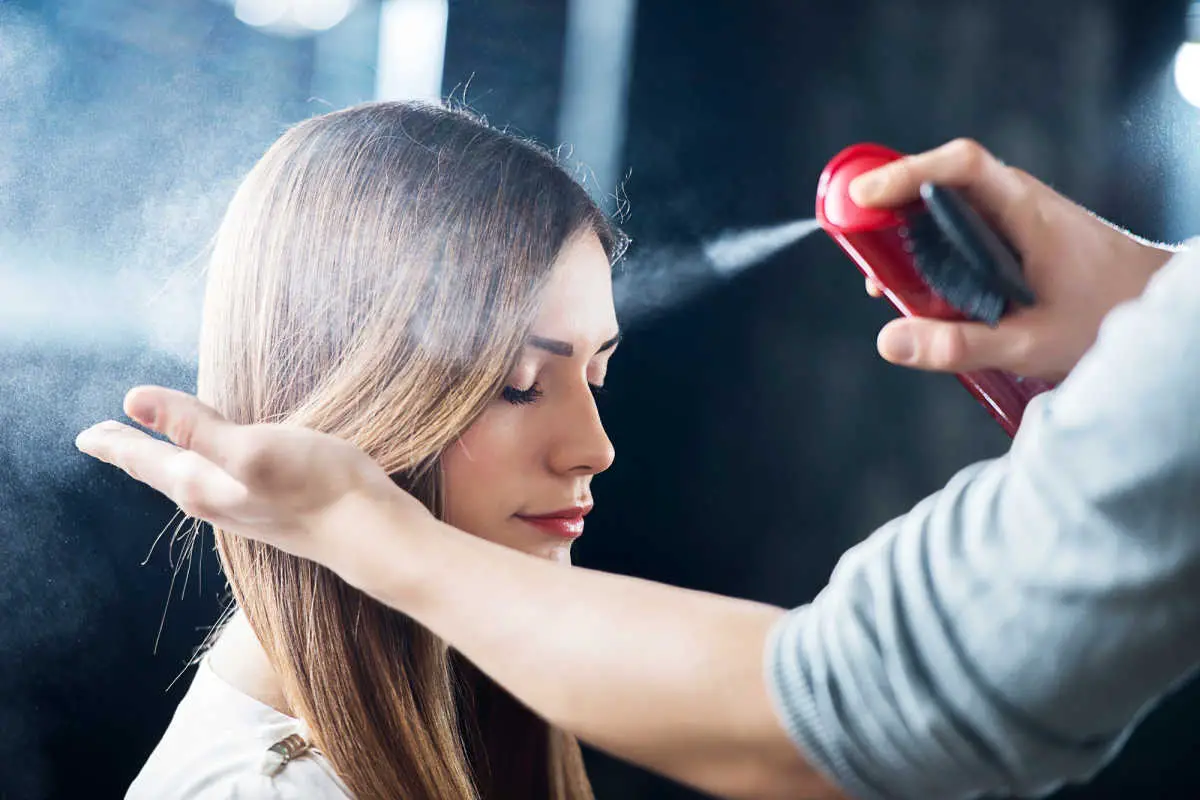 Is hairspray flammable How safe is it to use it?